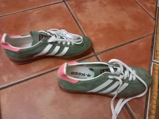 Adidas Gazelle verdes y rosas sin usar