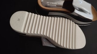 NUEVAS! Sandalias plateadas BY D'BUZZ