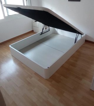 Canapés abatibles madera y tela beige