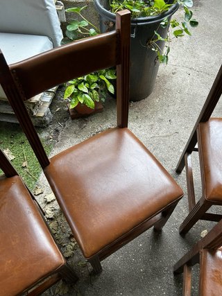2 sillas de comedor de madera