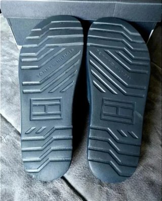 Chanclas Tommy Hilfiger.