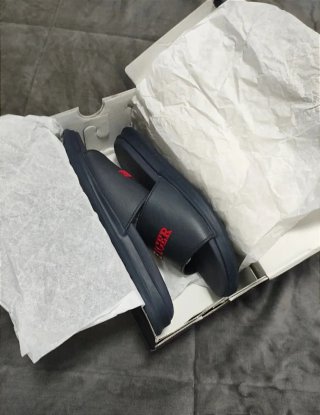 Chanclas Tommy Hilfiger.