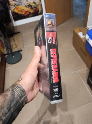 Pelí VHS Depredador SIN ABRIR..ARNOL