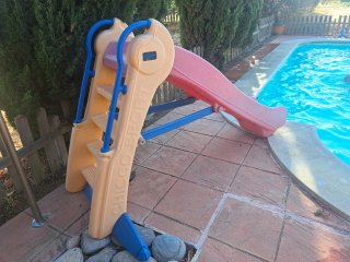 Tobogán infantil para piscina