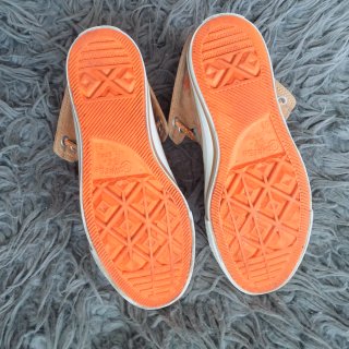 Zapatillas Converse Beige y Naranja