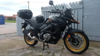 Suzuki V-Strom 650cc Negra y Dorada