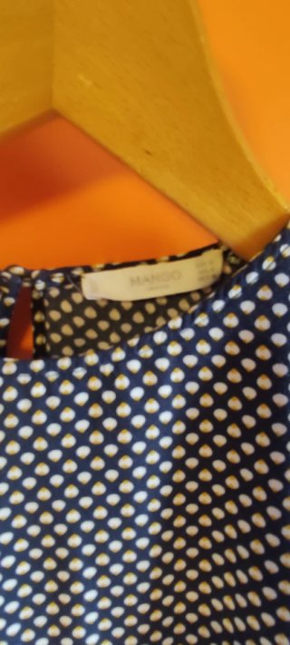 Blusa Mango lunares Talla M
