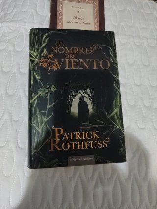 El Nombre del viento crónica del asesino de Rey...
