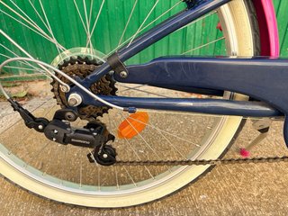 Bicicleta B'TWIN 24 con cambio Shimano