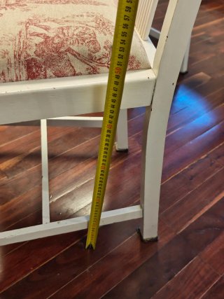 Lote de 4 sillas de comedor clásicas