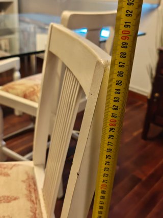 Lote de 4 sillas de comedor clásicas