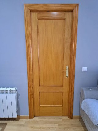 Puerta de madera interior