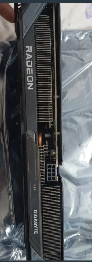 Gigabyte RX 9060 XT Tarjeta Gráfica