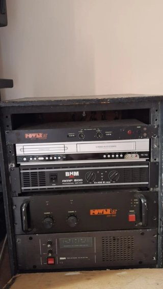 Equipo de música + mesa de mezcla