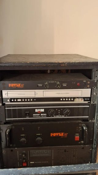 Equipo de música + mesa de mezcla