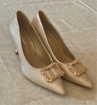 Zapatos Adluum Talla 40 Dorados Brillantes
