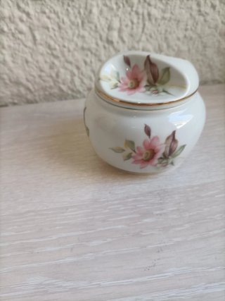 Cajita cerámica flores dorada
