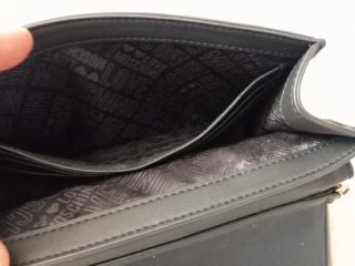 Bolso Love Moschino Negro y Dorado
