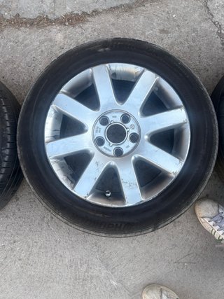 Llantas con neumáticos