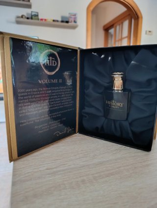 Perfume History in Drops (HTD)
