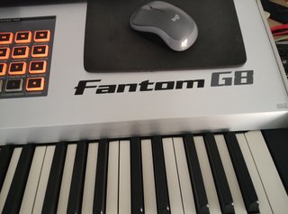 Roland Fantom G8 Sintetizador Teclado