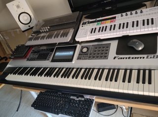 Roland Fantom G8 Sintetizador Teclado