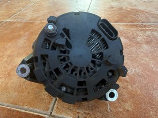 Alternador y bomba de agua Ssanyong kiron