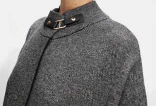 Poncho Parfois cuello alto punto gris