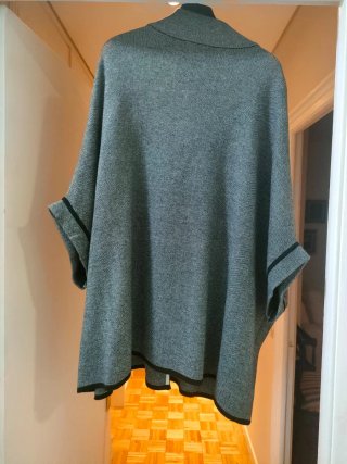 Poncho Parfois cuello alto punto gris