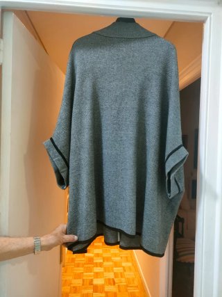 Poncho Parfois cuello alto punto gris