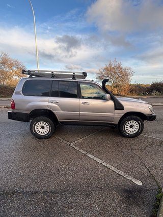 Toyota Land Cruiser 100 1999