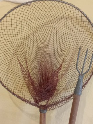 Conjunto antiguo pesca, tridente, red- palo y dos
