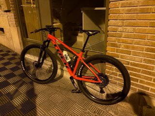 Trek Marlin 8 Gen 2 Roja M/L