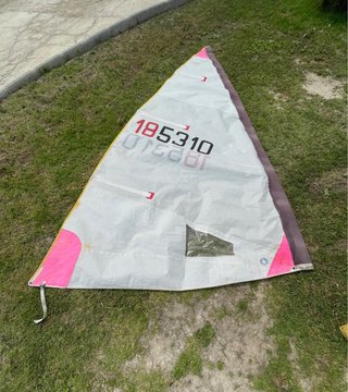 Barco de vela ILCA 4