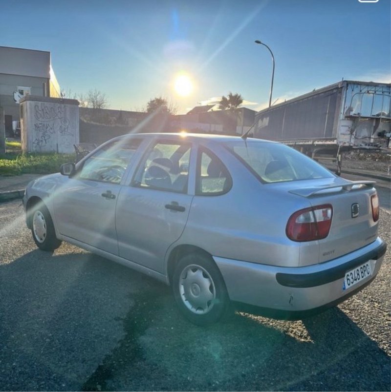 SEAT Cordoba 2001 - foto 1