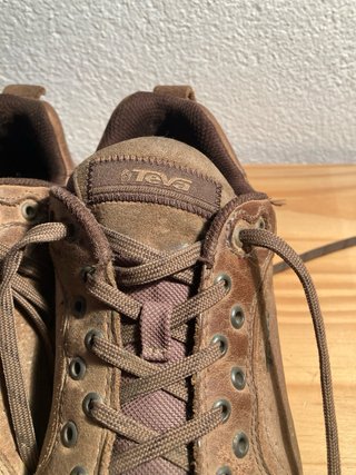 Zapatos Teva Marrones