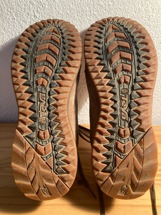 Zapatos Teva Marrones