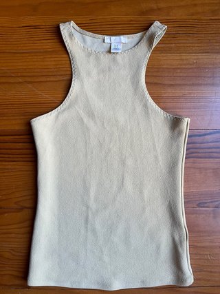Top H&M cuello alto sin mangas beige XS