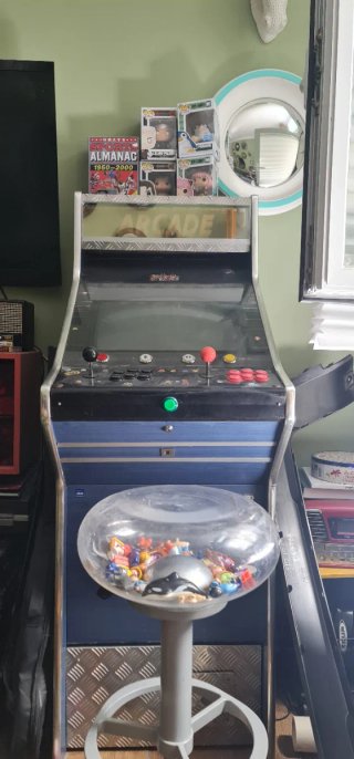 Máquina customizada con miles de juegos