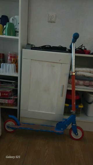 Patín infantil azul y naranja con luces