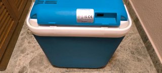 Nevera con motor azul