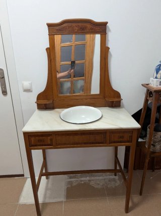 Mueble lavabo antiguo restaurado