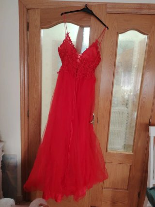 Vestido rojo de fiesta..solo se vende en persona .