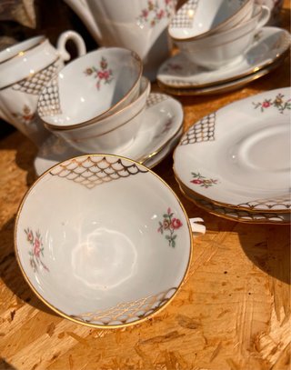 Juego de café de porcelana blanco y oro. Limoges