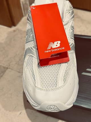 Zapatillas New Balance 530 Blancas y Plateadas