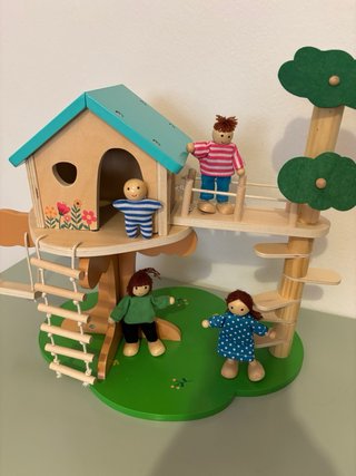 Casita de árbol Minimundo con muñecos