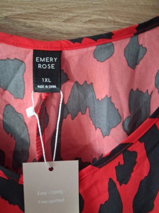 Top Emery Rose Animal Print Rojo Talla XL