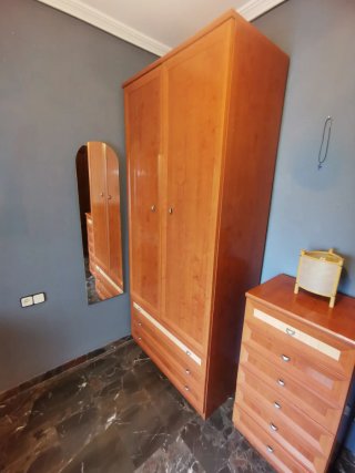 Lámpara de mesa papel y madera