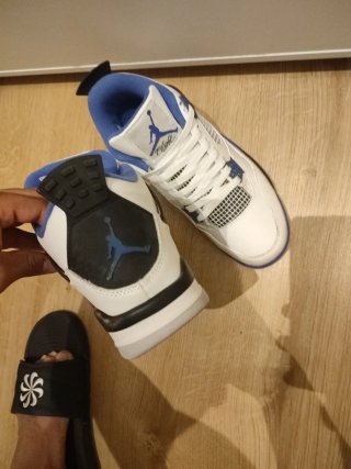Air Jordan 4 Retro Azul y Blanco