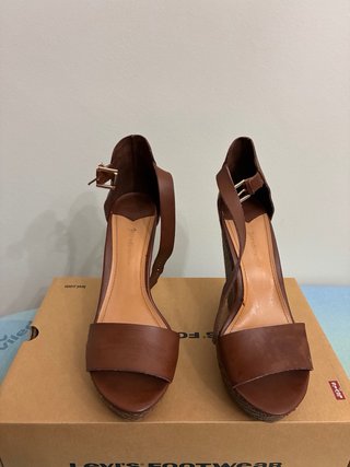 Sandalias de cuña marrones talla 38